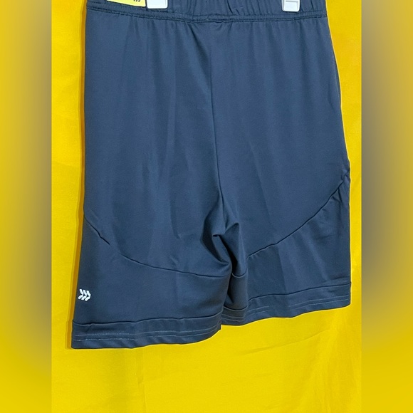 All in Motion Training Short, Navy, size Medium *L937 - Picture 7 of 11